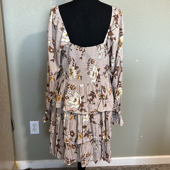 Forever 21+ Taupe and Floral dress - Picture 4 of 7